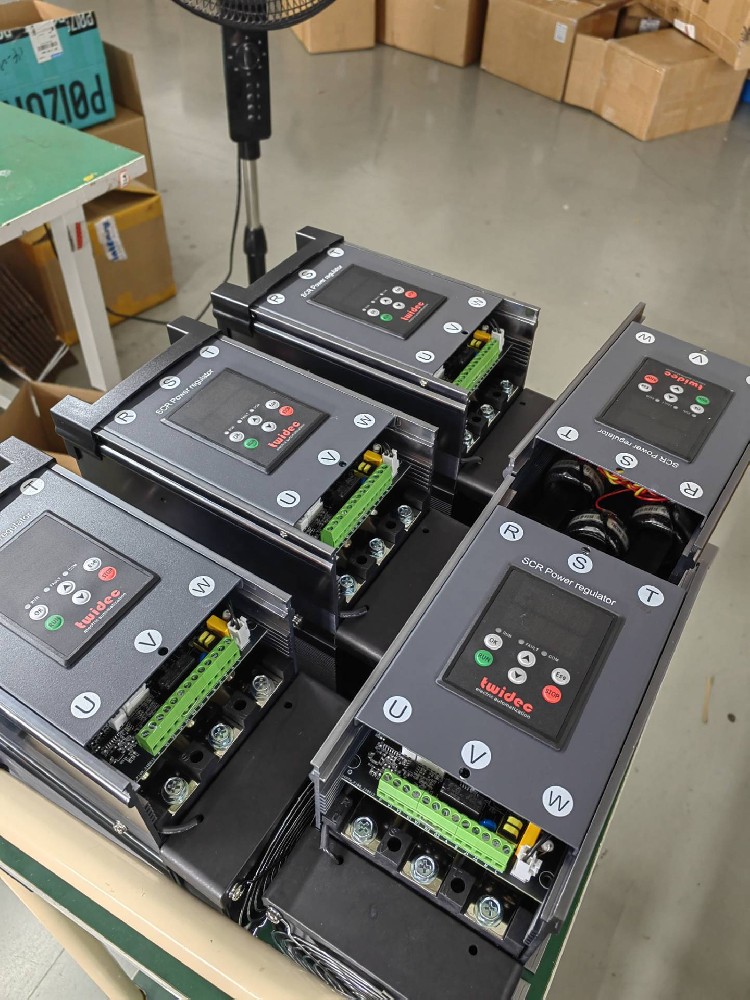 电力调解器的开关频率怎样影响系统性能和EMI特征？？？？？？？