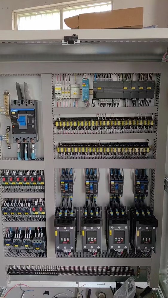 电力调解器在高海拔地区使用时，，，需要思量哪些特殊因素？？？？？？？？