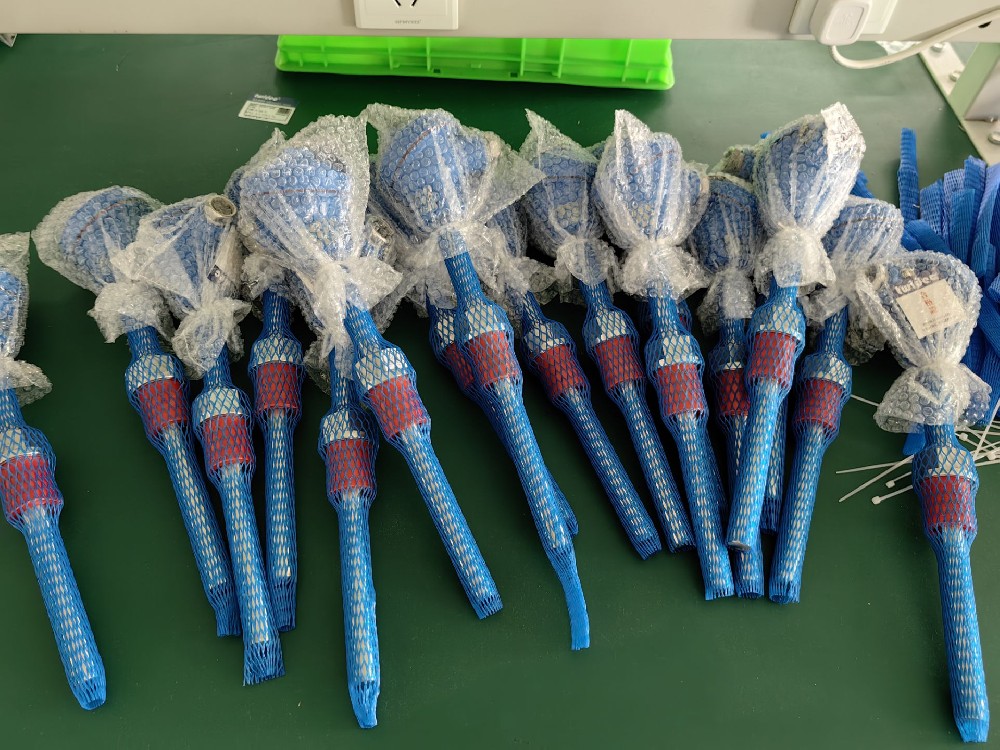 在工业自动化中，，，，，，，热电阻是怎样与控制系统集成的，，，，，，，以实现温度控制和监测？？？？？？？