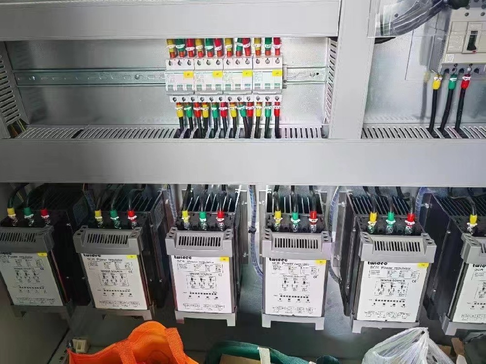 电力调解器的散热电扇损坏，，，，，暂时没有合适的备件替换，，，，，能否短时间内继续运行装备？？？？？？